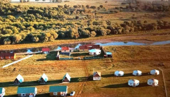 Ариун амралтын газар - Tsagaan Burgaasatayn Dugang