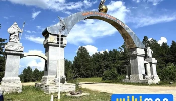 Дадал сумын хаалга - Баян-Овоо