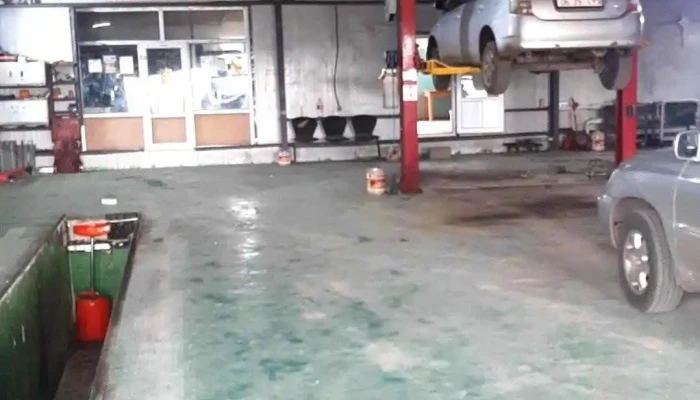 Batkhuleg Auto Service -  Principal - Баруун−урт