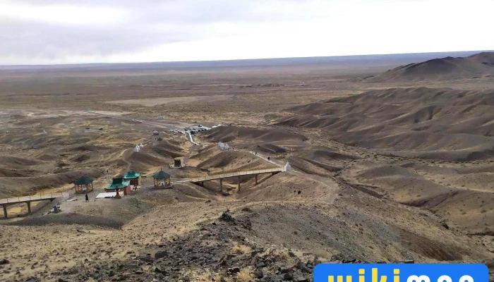 Khan Bayanzurkh Mountain -  Bugd - Дорноговь