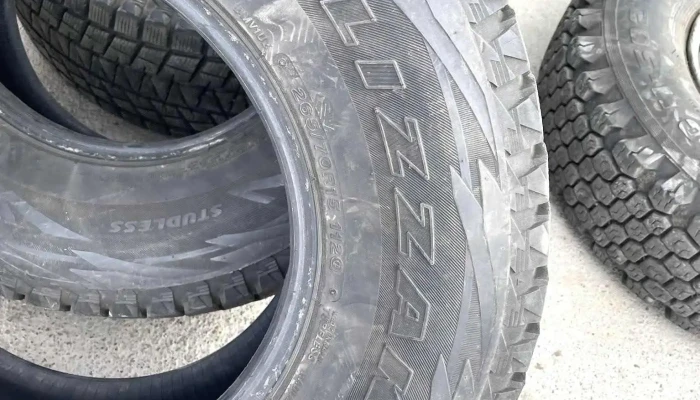 Mandakh Avto Servis Dugui Zasvar Selbegiin Khudaldaa Ezemshigchiinkh - Мөрөн